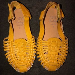 Zara baby sandals (NWOT)